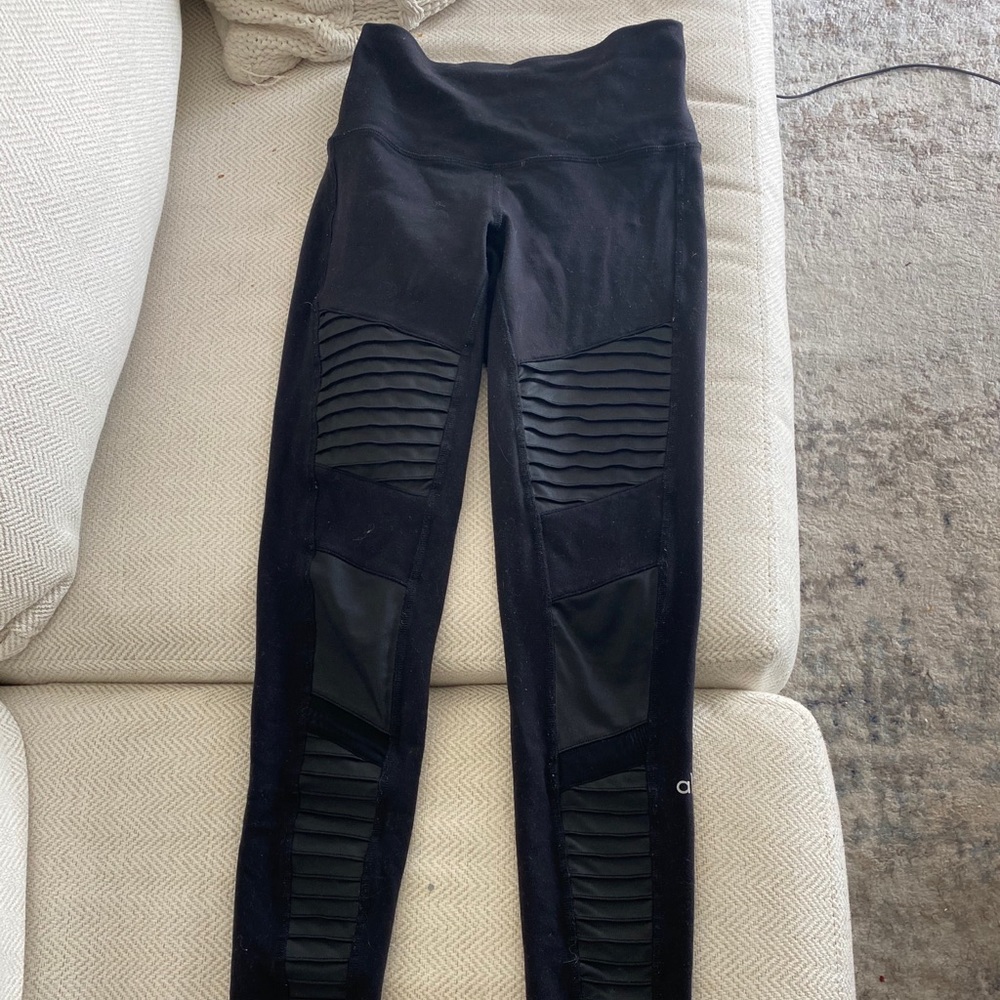 Alo High-Waisted Motto Legging - XS - Black